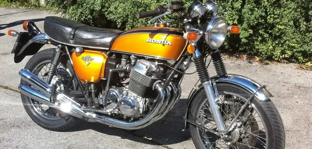 Honda CB Four orange / yellow why the honda cb is a perfect base for Cafe Racer build